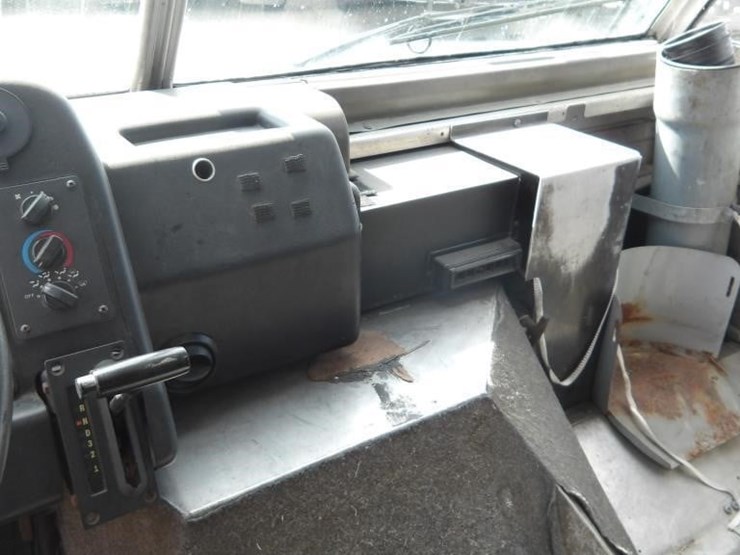 2002-workhorse-p42-image-29