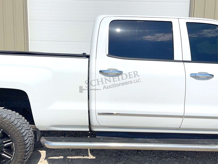 2015-chevrolet-2500hd-image-18