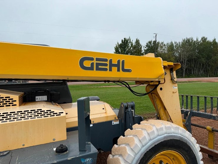 2015-gehl-rs6-42-image-25