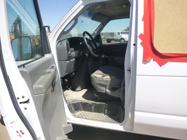 2008-ford-e350-image-8
