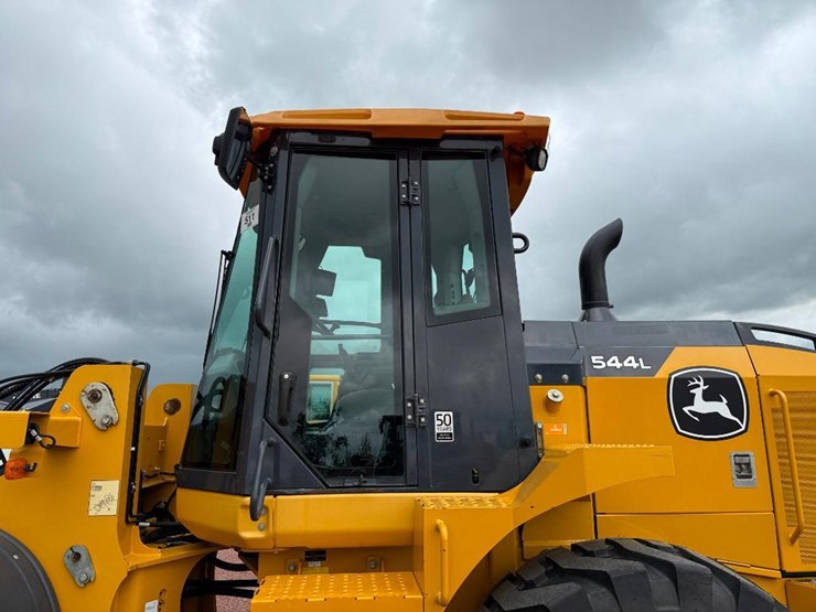 2019-deere-544l-image-22