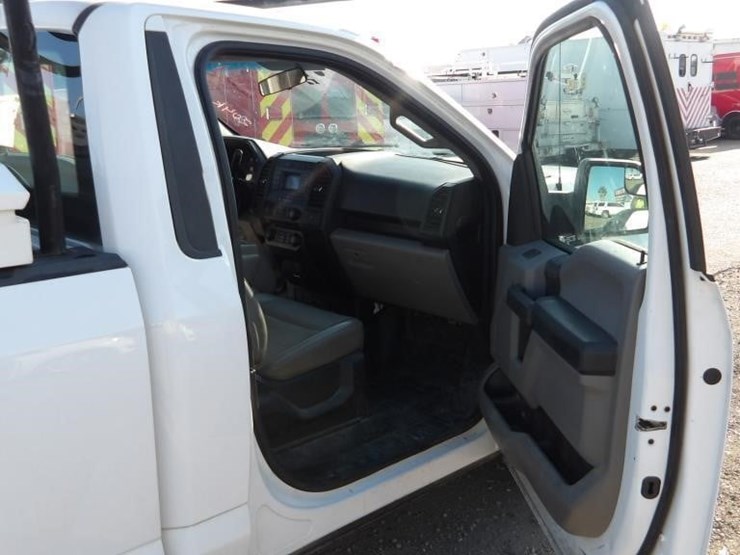 2018-ford-f150-image-16