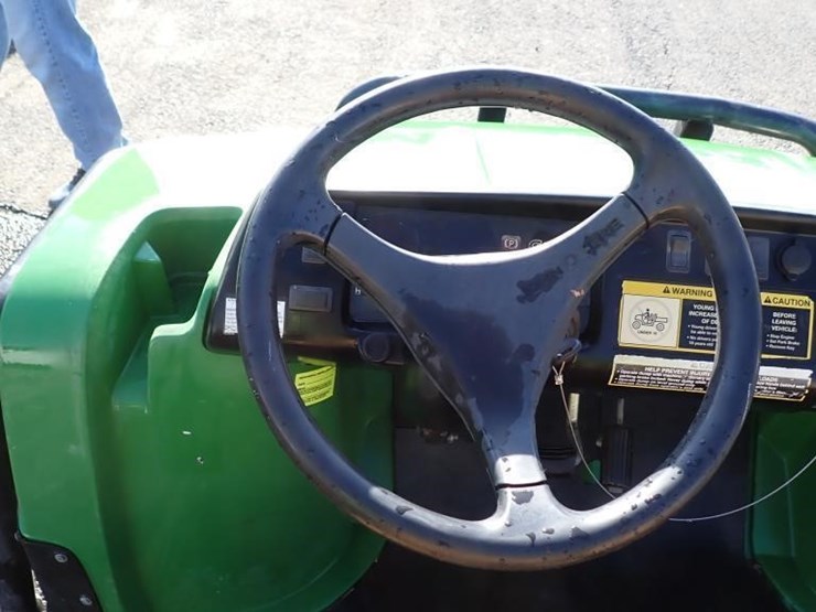 2012-john-deere-gator-image-11