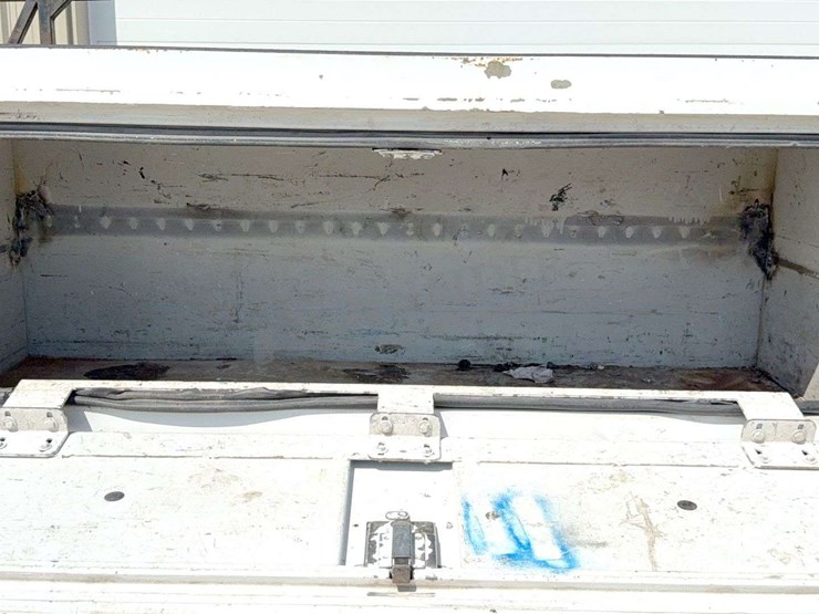 2009-chevrolet-3500-image-27