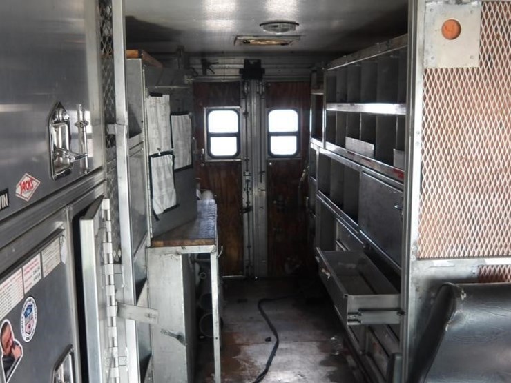 2002-workhorse-p42-image-30