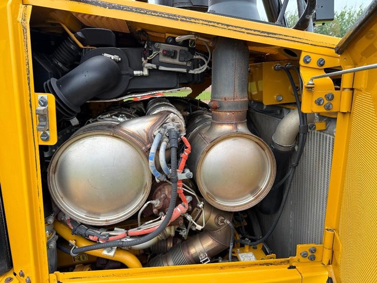 caterpillar-d6t-xl-image-52
