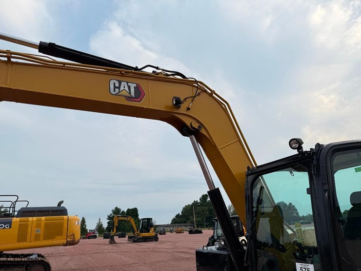 caterpillar-307.5-image-29
