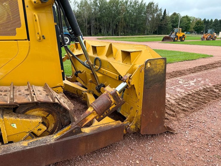 caterpillar-d6t-xl-image-48