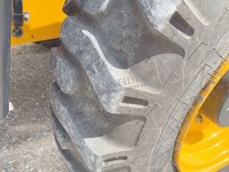 2019-jcb-540-140-image-26