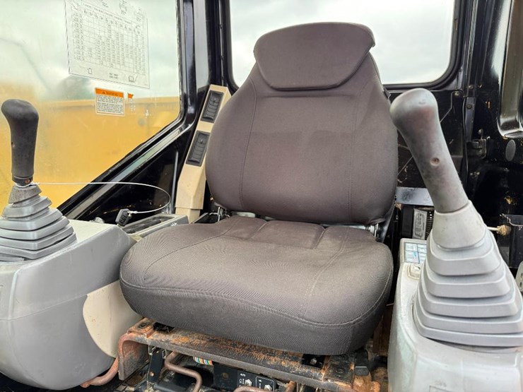 2004-caterpillar-314c-image-43