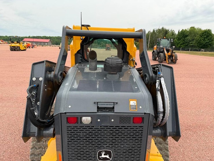 2022-deere-333g-image-26