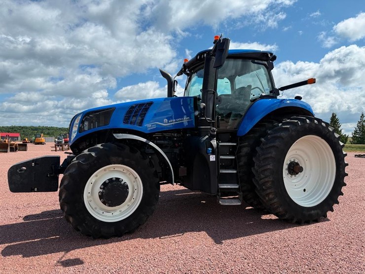 new-holland-t8.320-image-1