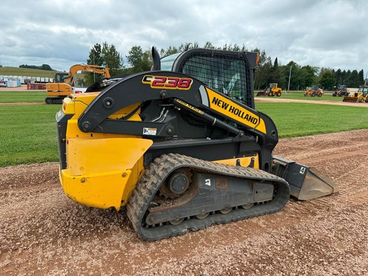 new-holland-c238-image-4