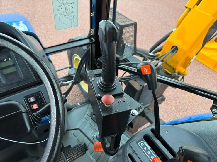 new-holland-ts110-image-57