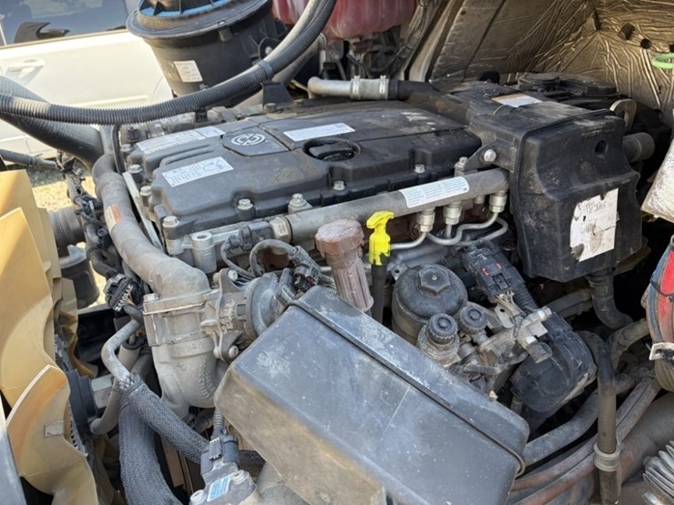 2019-freightliner-m2-t/a-roll-off-truck-image-38