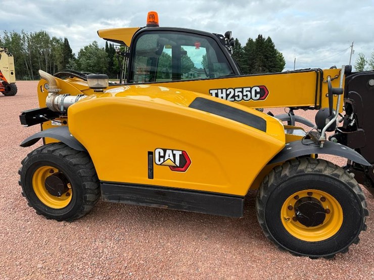2021-caterpillar-th255c-image-11