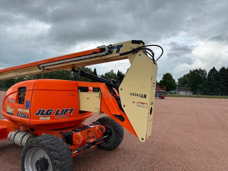 jlg-600aj-image-38