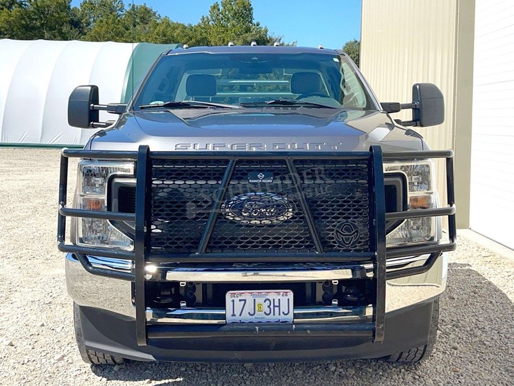 2021-ford-f350-image-8