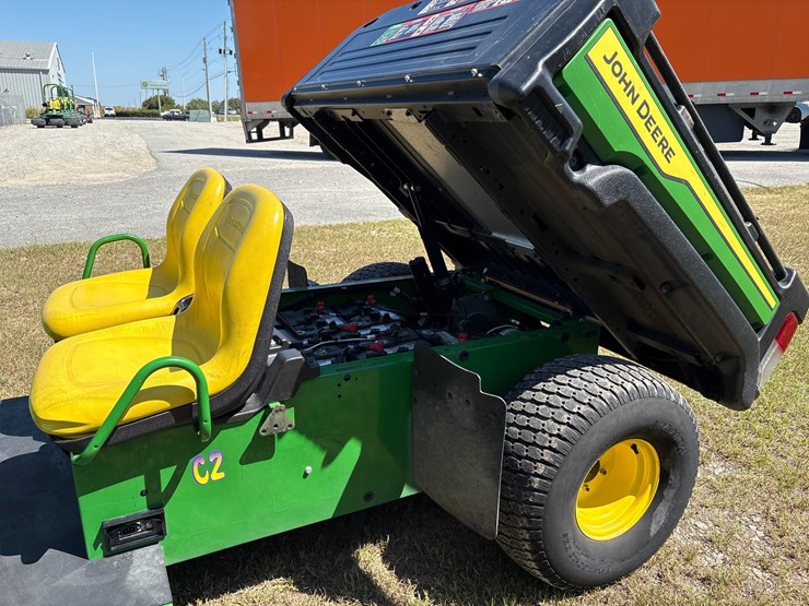 john-deere-gator-image-15