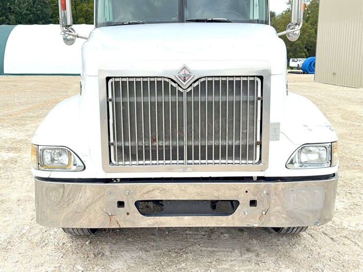 2003-international-9400i-image-9