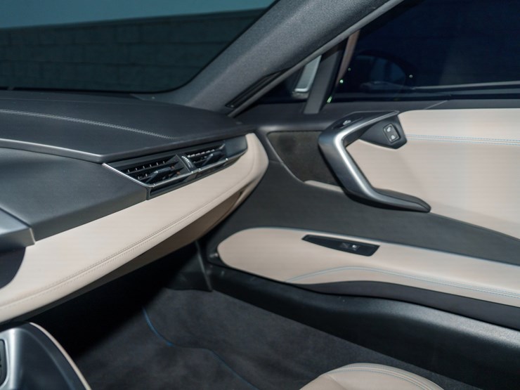 #1064-•-2015-bmw-i-8-image-71