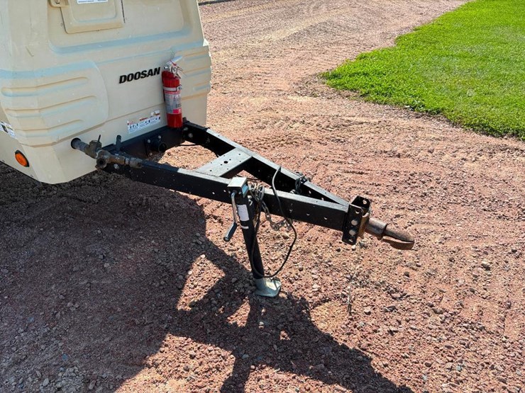 2019-doosan-p185-image-10