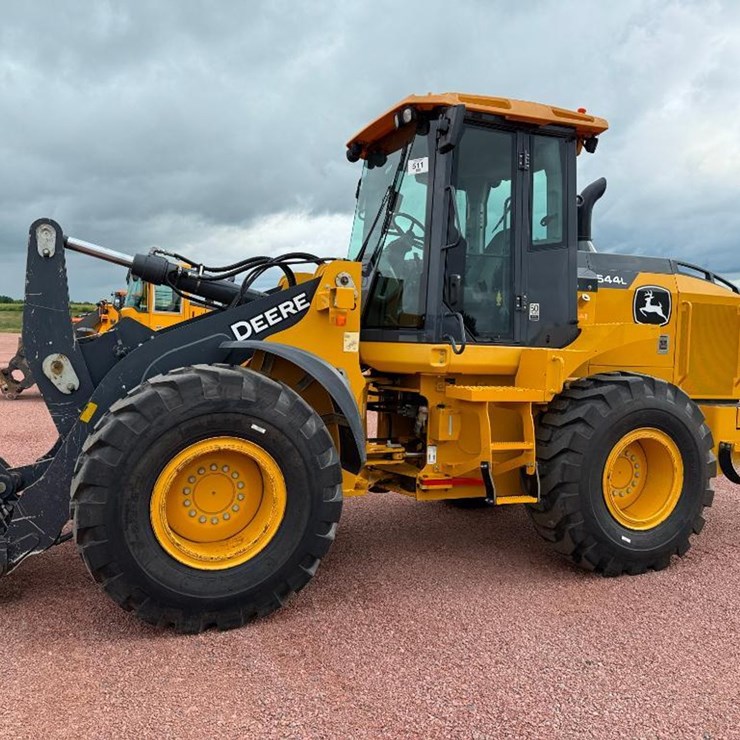 2019 DEERE 544L