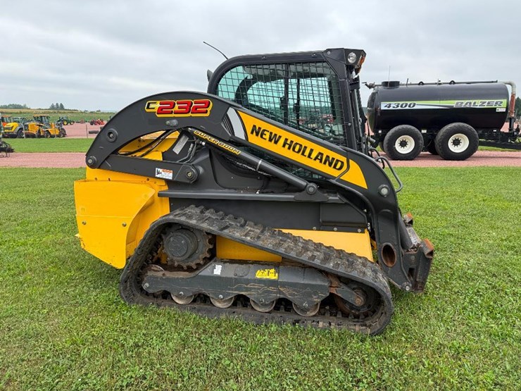 new-holland-c232-image-3