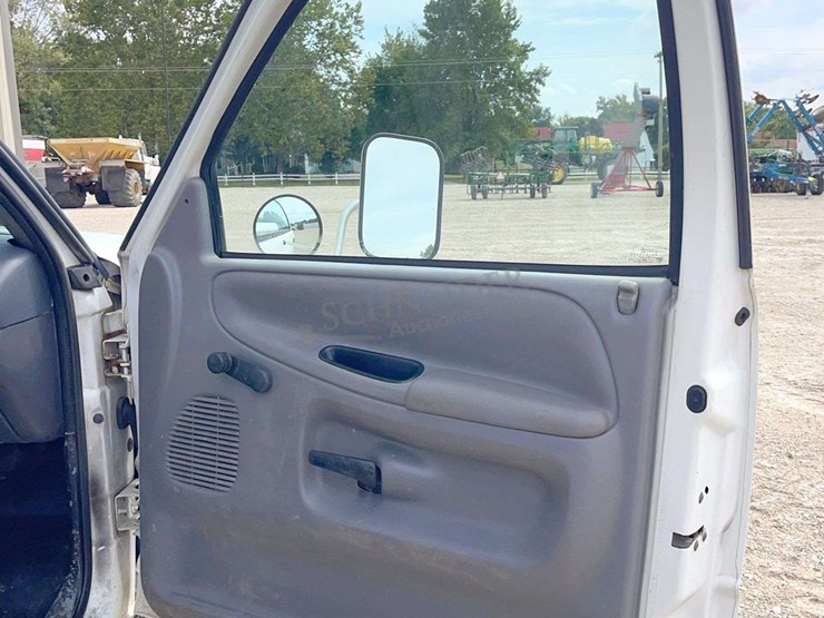 2000-dodge-ram-3500-image-33