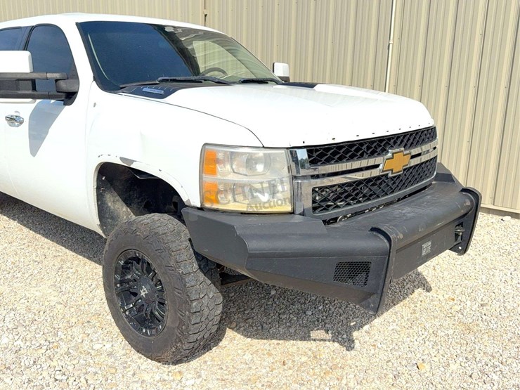 2011-chevrolet-2500hd-image-10