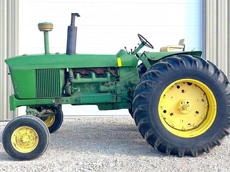 john-deere-4010-image-4