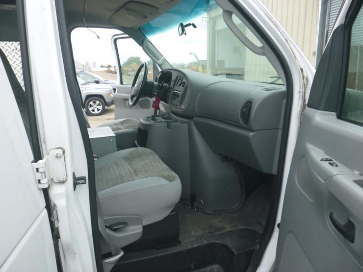 2003-ford-econoline-350-image-6