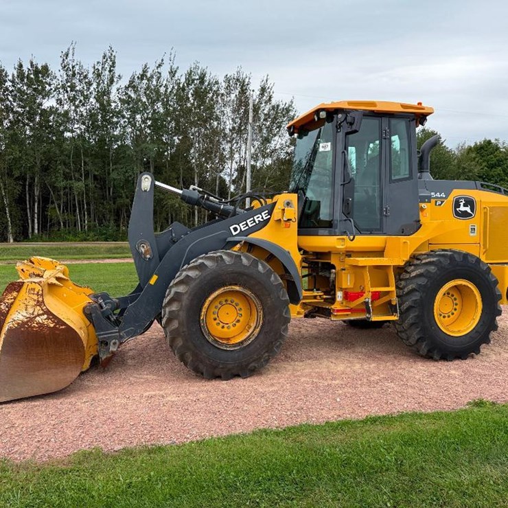 2021 DEERE 544P