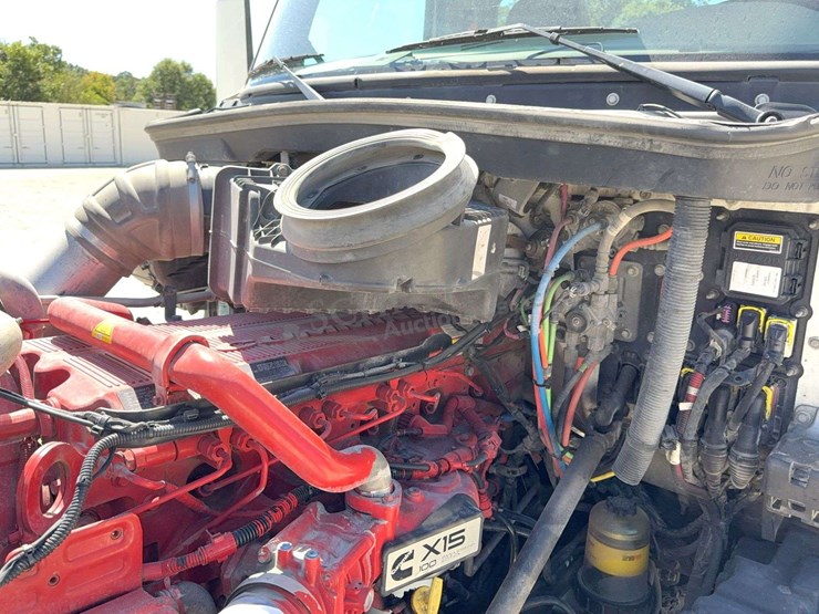 2020-peterbilt-579-image-60