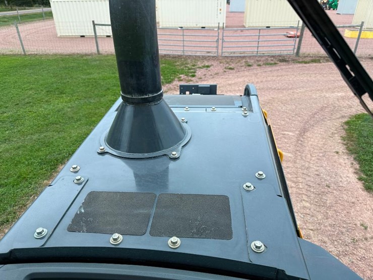 2021-deere-544p-image-61