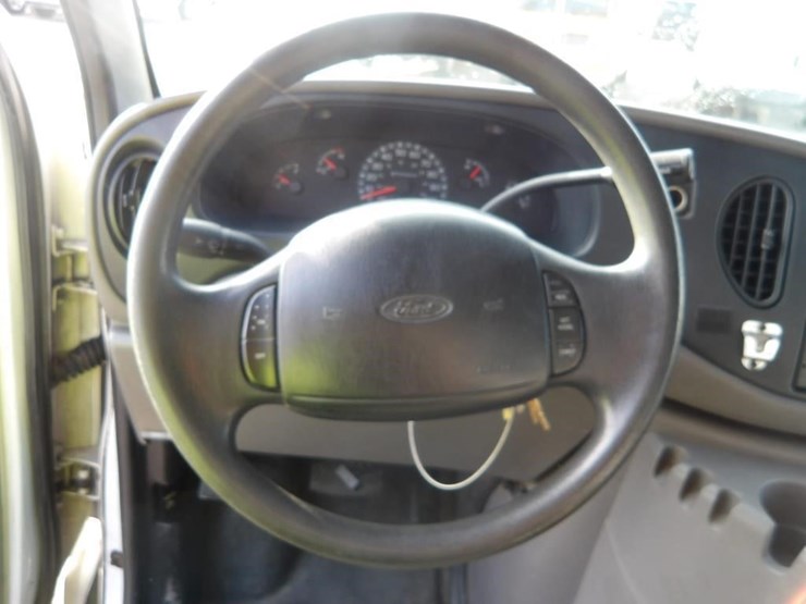 2002-ford-e350-image-15