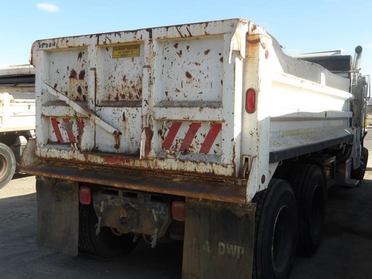 1997-peterbilt-379-image-3
