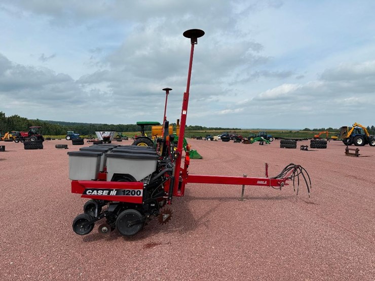 case-ih-1200-image-3