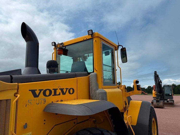 2004-volvo-l60e-image-18