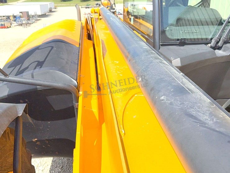 2019-jcb-540-140-image-22