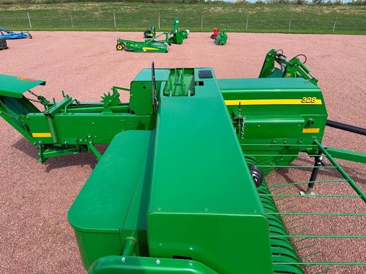 2022-john-deere-328-image-25