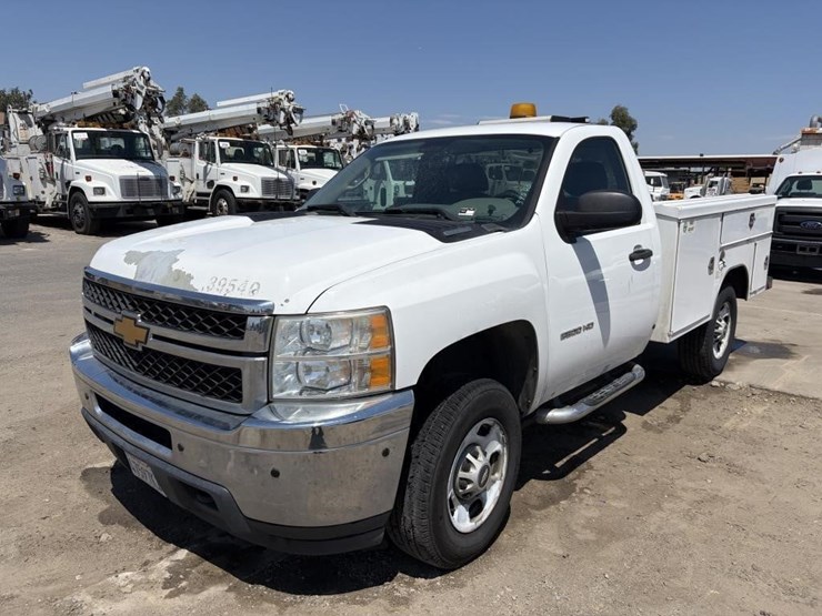 2013-chevrolet-2500-image-1