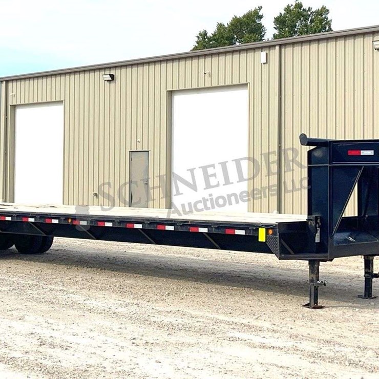 2022 Round House 40' flatbed gooseneck trailer