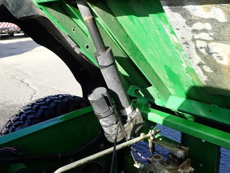 2012-john-deere-gator-image-9