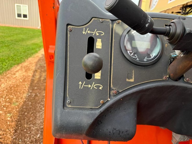 2014-jlg-g6-42a-image-41