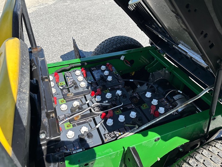 john-deere-gator-image-12