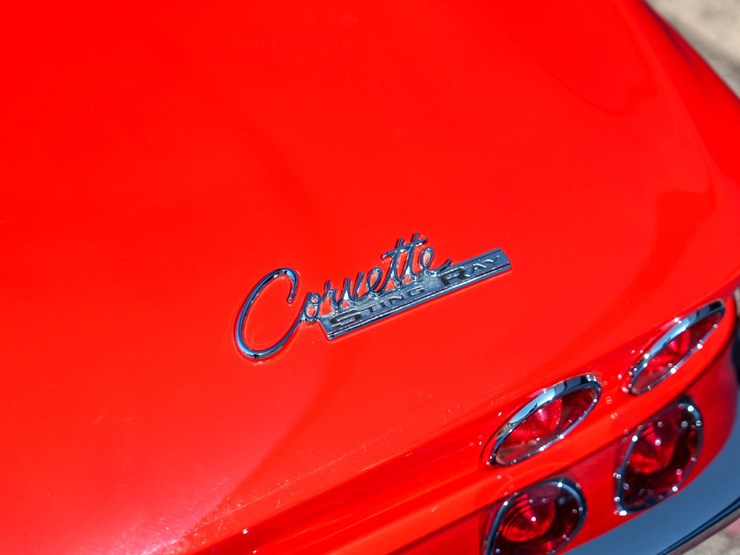 #1032-•-1964-chevrolet-corvette-convertible-image-18
