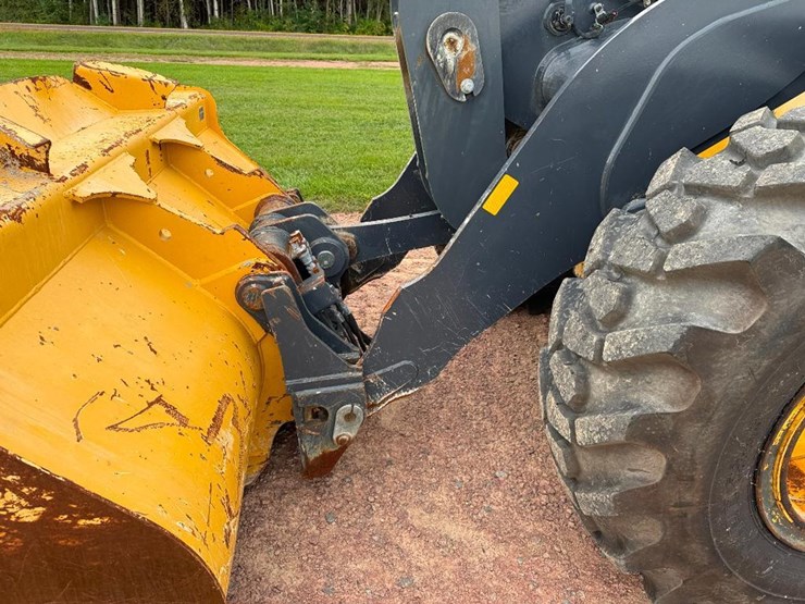 2021-deere-544p-image-28