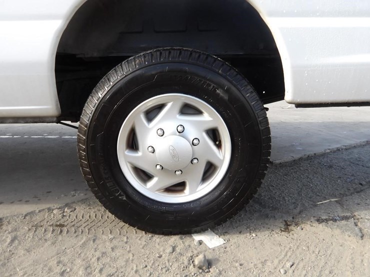 2011-ford-e350-image-5