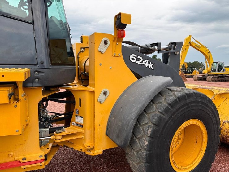 deere-624k-image-37